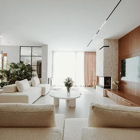Gasthuis Escape To A Luxurious Private Near Durres!