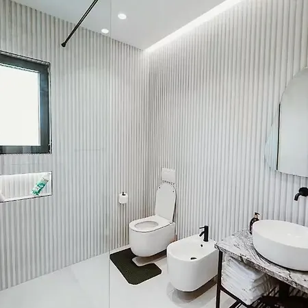 Gasthuis Escape To A Luxurious Private Near Durres! *